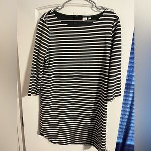 GAP 3/4 sleeve grey and white striped shift dress